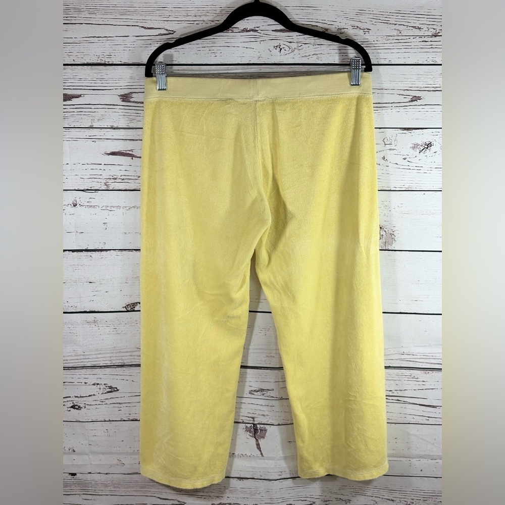 Vintage Juicy Couture Juicy Ultra Track Capris in Size Medium - Picture 6 of 6
